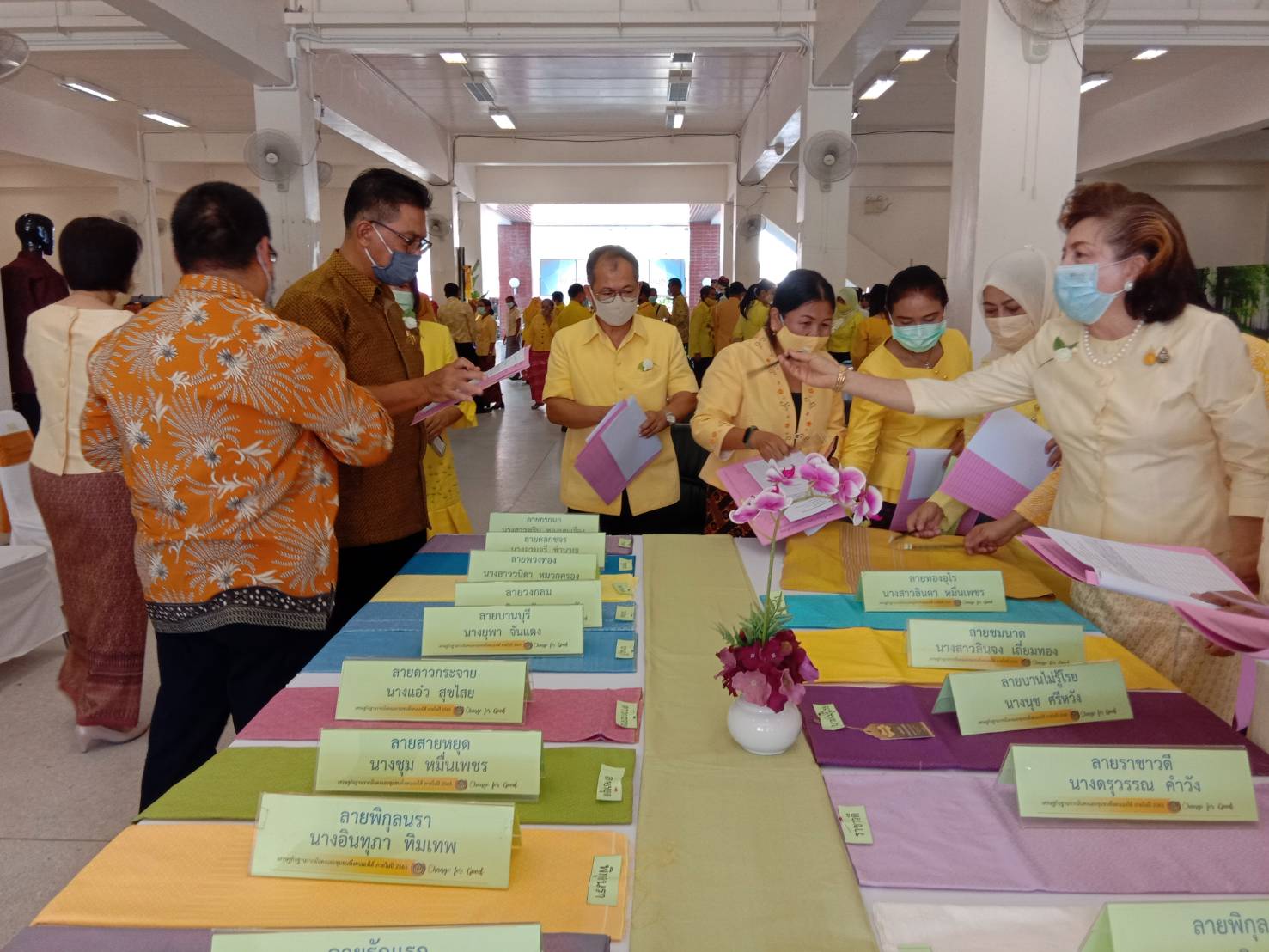 นราธิวาส จัดประกวดผ้าไทย ผ้าทอ